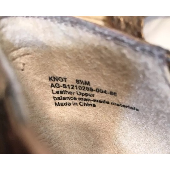 Andrew Geller Metallic Gold Leather RoundToe Heels - Picture 8 of 8